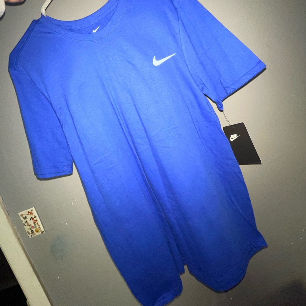 Nike shirt for men sz M